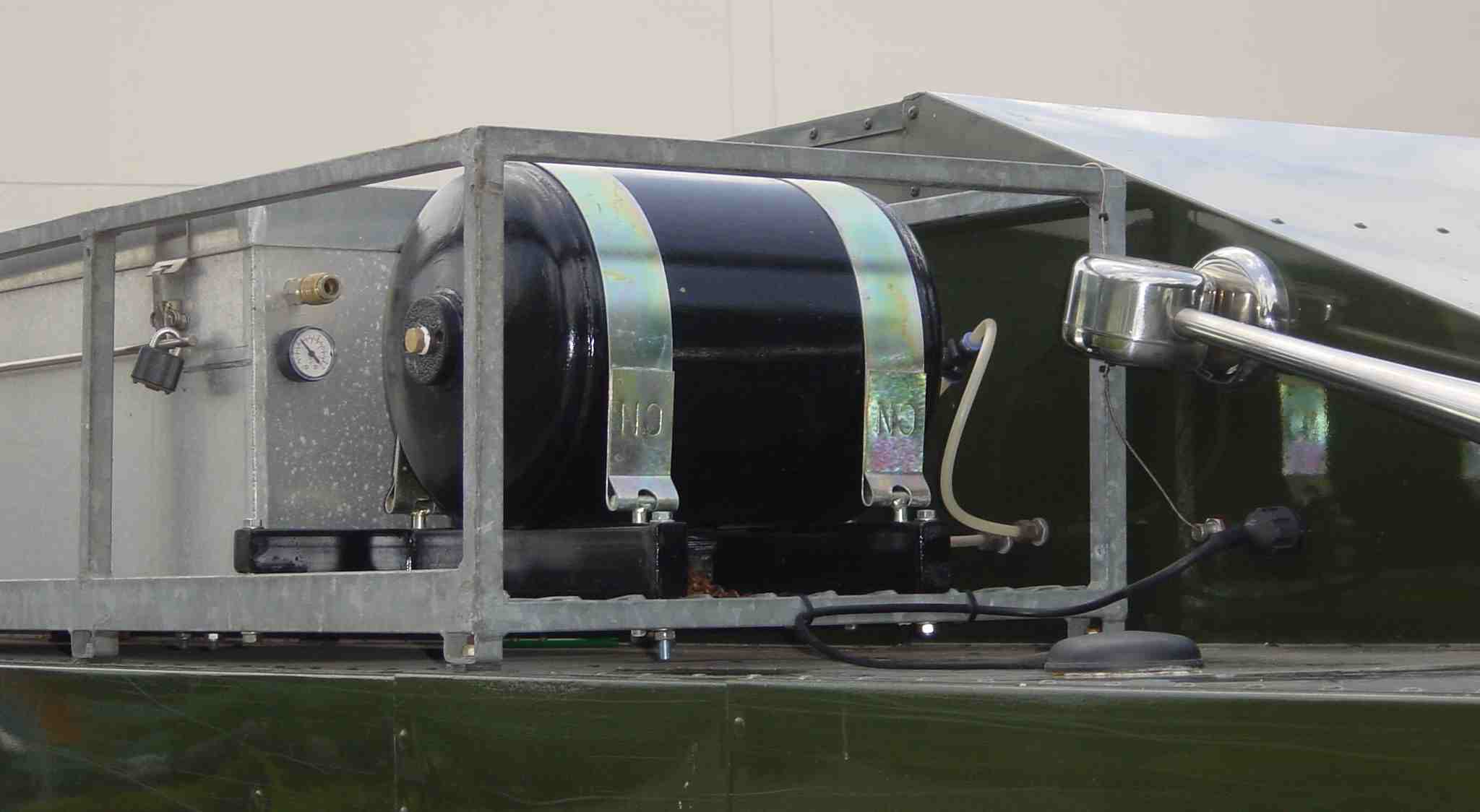 2003-05-28%20-%20air%20reservoir.jpg
